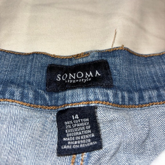 Capri Jeans - Picture 2 of 3